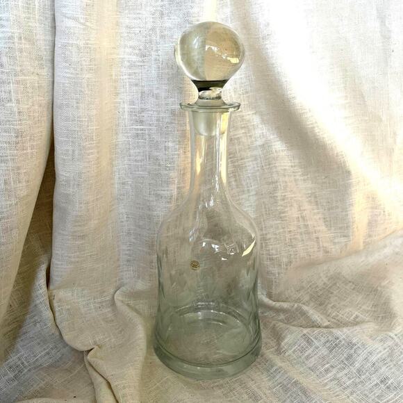 Vintage Romanian Handcrafted Etched Glass Decanter – Danish Design, Heart Motif - Picture 9 of 11